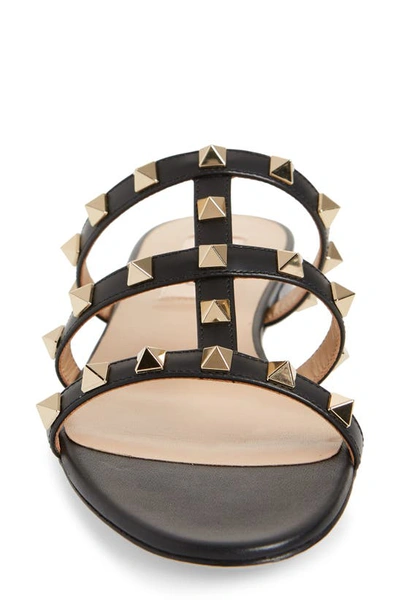 Valentino Rockstud Caged Patent Sandal In 0no Nero