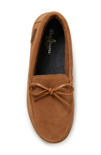 Dearfoams Men's Woodstock Genuine Suede Energy Return Moccasin Slippers In Chestnut