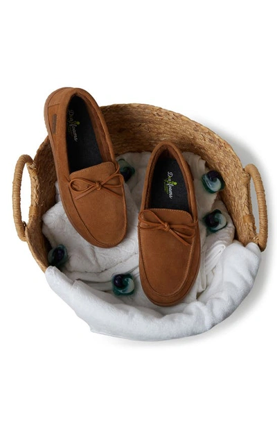 Dearfoams Men's Woodstock Genuine Suede Energy Return Moccasin Slippers In Chestnut