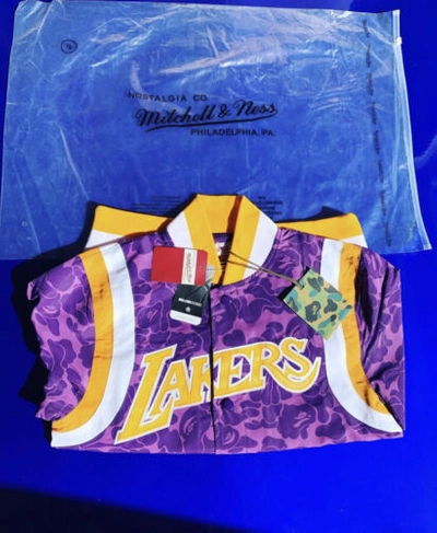 BAPE x Mitchell & Ness Lakers Warm Up Jacket Purple Disponible ✓