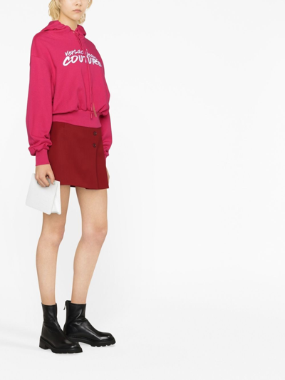 Versace Jeans Couture Logo-embroidered Cropped Hoodie In Rosa