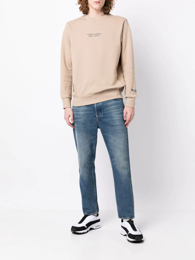 Shop Izzue Logo-print Sweatshirt In 褐色