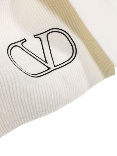 Valentino White Vlogo Signature Ribbed Knit Scarf In Weiss