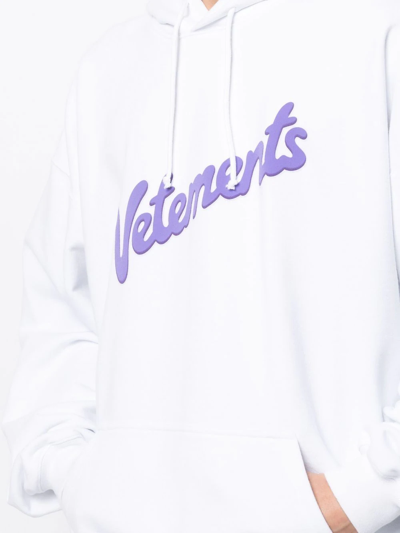 Shop Vetements Logo-print Drawstring Hoodie In Weiss