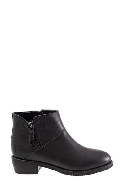 Softwalk Roselle Ankle Boot In Black