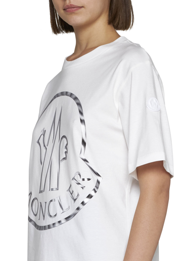 Shop Moncler T-shirt In Bianco