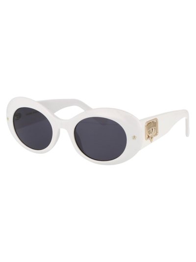 Shop Chiara Ferragni Cf 7004/s Sunglasses In Vk6ir White