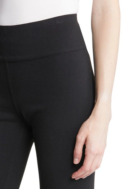 Hue Reversible Ponte Knit Crop Leggings In Black/ Gray