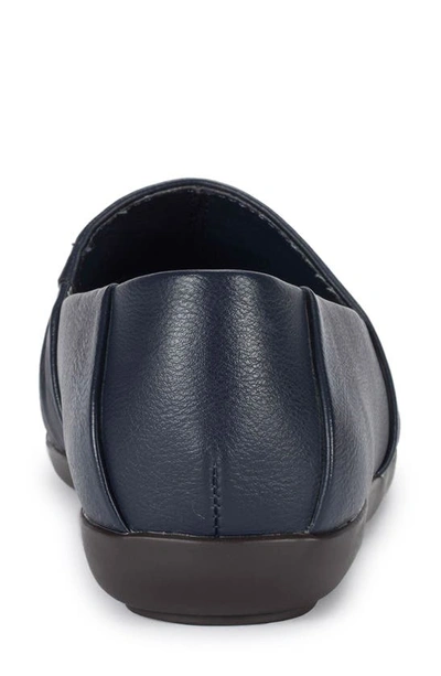 Baretraps Piper Ruched Flat In Navy