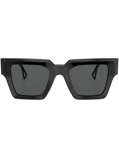 Versace Logo-embossed Square-frame Sunglasses In Schwarz