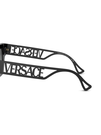 Versace Logo-embossed Square-frame Sunglasses In Schwarz