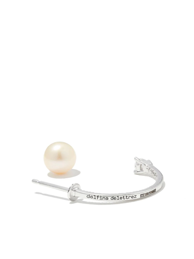 Shop Delfina Delettrez 18kt White Gold Dots Pearl And Diamond Single Earring In Silver