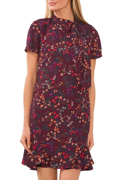 Cece Godet Floral Tie Neck Cap Sleeve Shift Dress In Spiced Wine