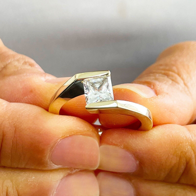 Pre-owned Knr 14k Yellow Gold Princess Forver One Moissanite Engagement Ring Tension 1.00ct