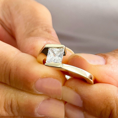 Pre-owned Knr 14k Yellow Gold Princess Forver One Moissanite Engagement Ring Tension 1.00ct