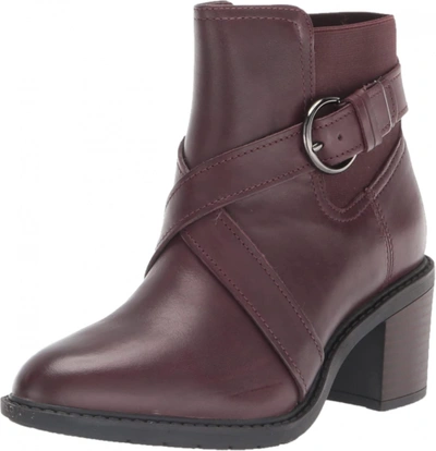 Pre-owned Clarks Women's Scene Strap Ankle Boot In Burgundy Leather