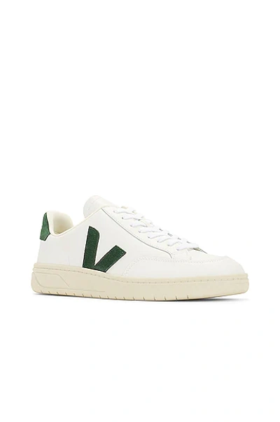 Veja Logo-patch Low-top Sneakers In Extra-white Cyprus
