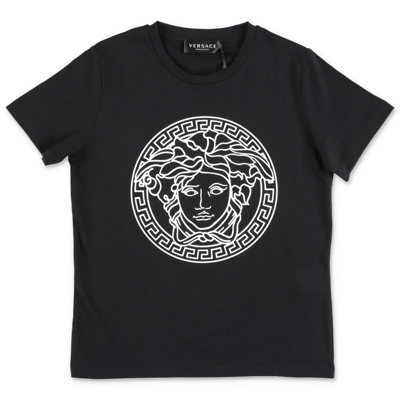 Shop Young Versace T-shirt Nera In Jersey Di Cotone In Black