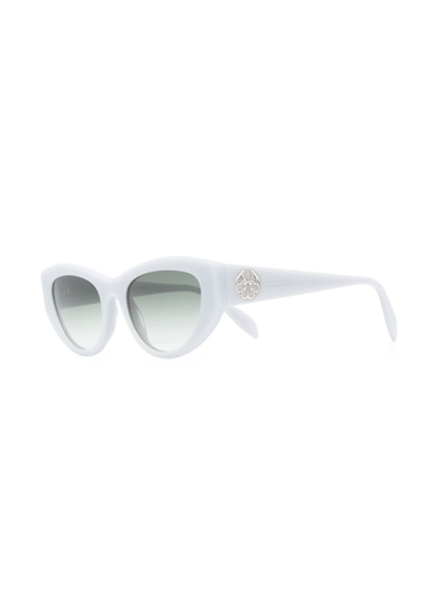 Shop Alexander Mcqueen Square-frame Sunglasses In Grau