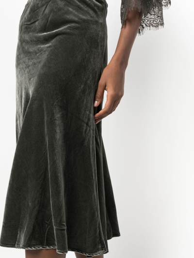 Gold Hawk Grey Velvet Flared Midi Skirt In Grau