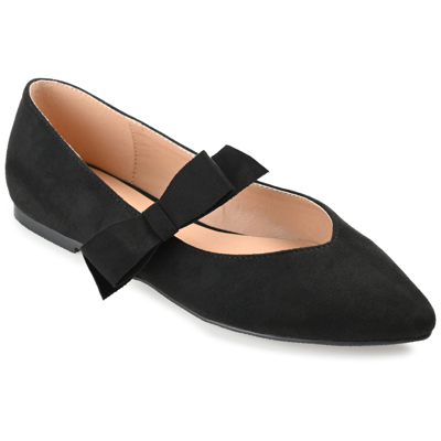 Shop Journee Collection Collection Women's Aizlynn Flat In Black