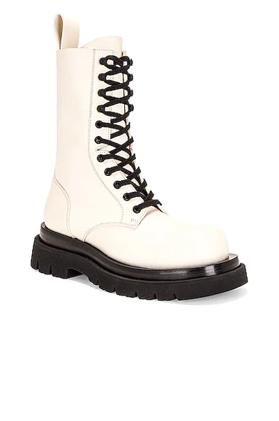 Bottega Veneta 40mm Lug Leather Combat Boots In Sea Salt & Black