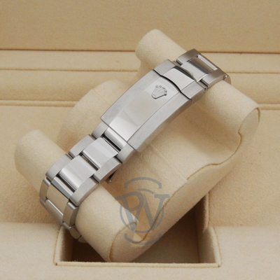 Pre-owned Rolex Datejust 41 Smooth Bezel Blue Roman On Oyster 126300 Complete Unworn