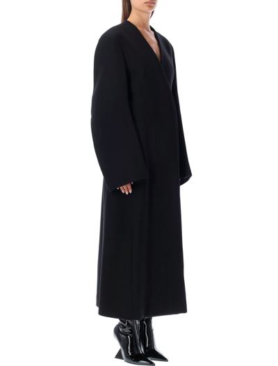 Shop Attico Dallas Long Coat In Black