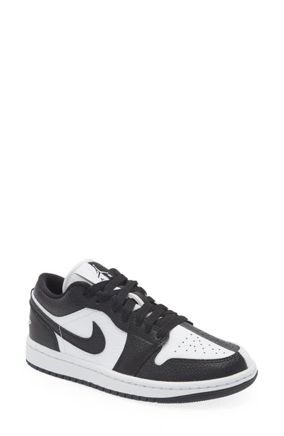 Jordan Air  1 Low Se Basketball Sneaker In White/ Black/ White