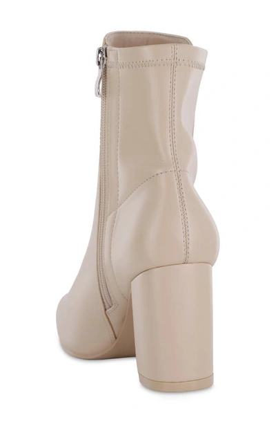 Mia Kymi Block Heel Bootie In Gs753171a-bei-napp