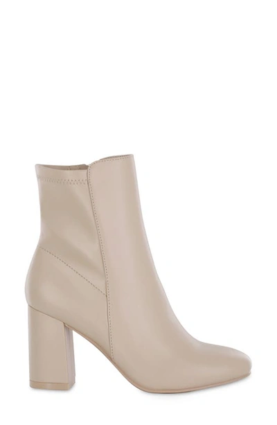 Mia Kymi Block Heel Bootie In Gs753171a-bei-napp