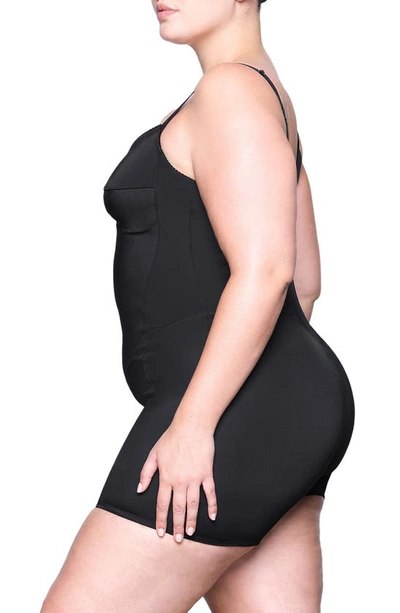 Skims Glam Short Bodysuit In Onyx