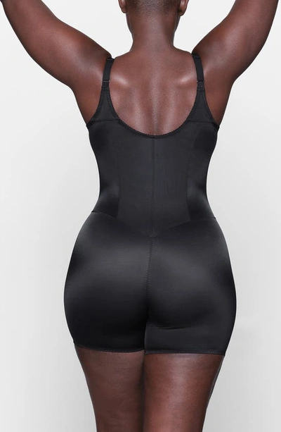 Skims Glam Short Bodysuit In Onyx