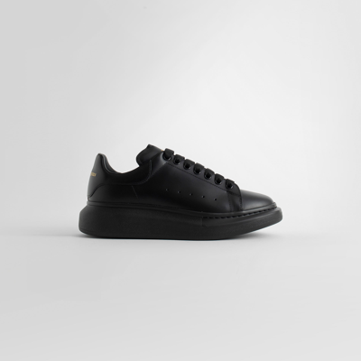 Shop Alexander Mcqueen Man Black Sneakers