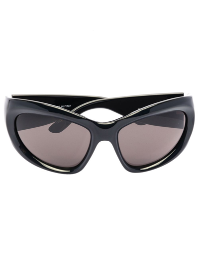 Shop Balenciaga Wrap D-frame Sunglasses In Schwarz