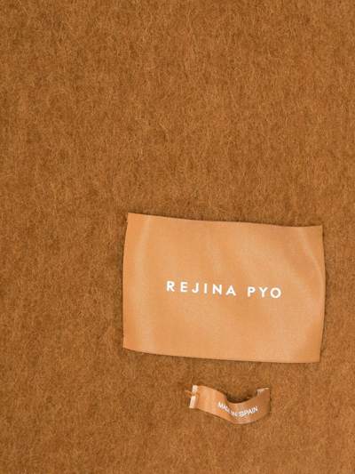 Rejina Pyo Blanket Logo-patch Fringed Scarf In Braun