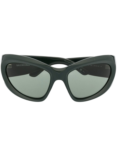 Shop Balenciaga Gradient-lens Cat-eye Sunglasses In Grün