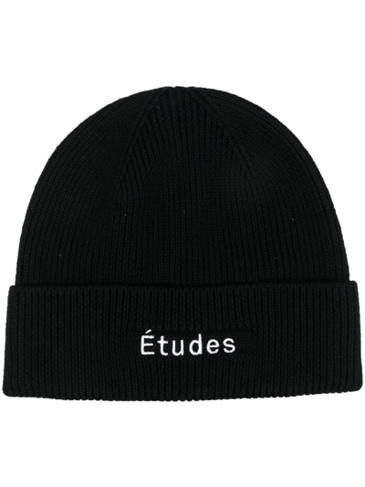 Shop Etudes Studio Embroidered-logo Beanie In Schwarz