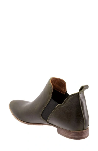 Bueno Vicki Chelsea Boot In Dark Green