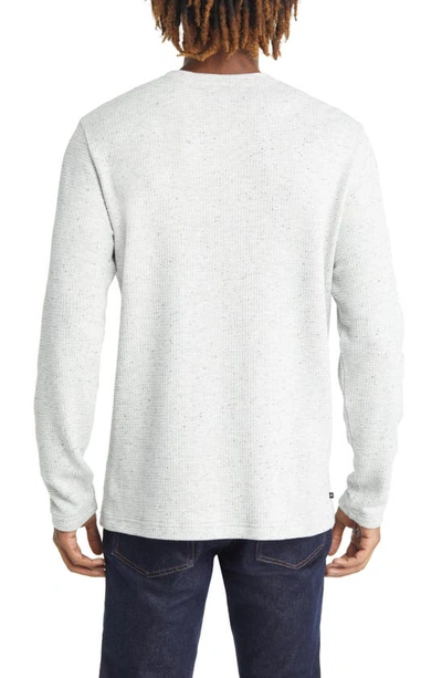 Travismathew Cloud Waffle Crewneck Tee In Heather Light Grey