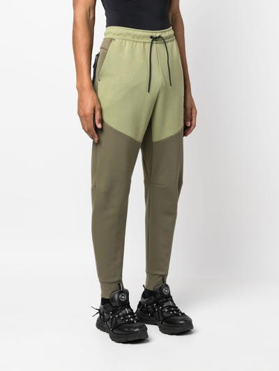 Nike Tech Jogging Pants In Grün