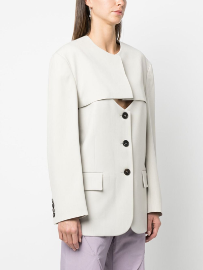 Low Classic Cut-out Buttoned Jacket In Grau