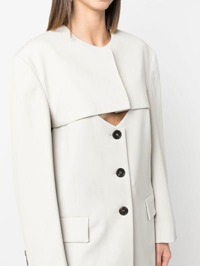 Low Classic Cut-out Buttoned Jacket In Grau
