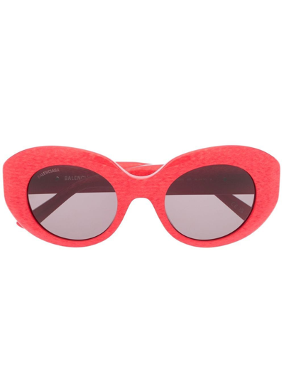 Shop Balenciaga Oversized Round-frame Sunglasses In Rot