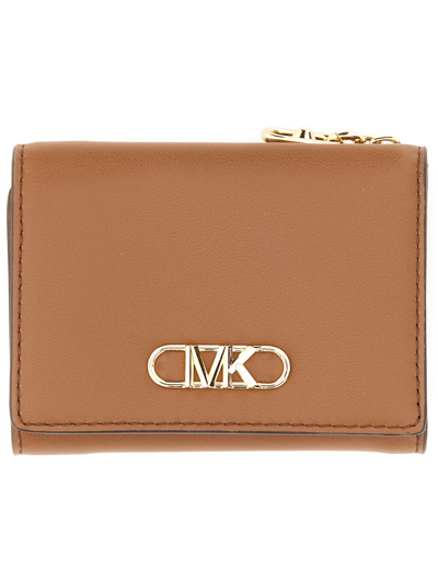 Shop Michael Michael Kors Parker Wallet In Cuoio