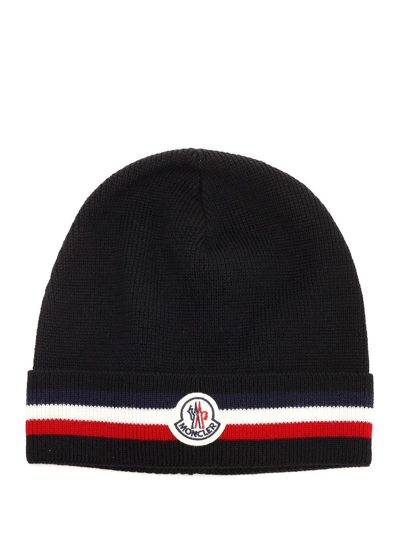 Shop Moncler Logo Patch Beanie In Nero