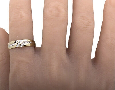 Pre-owned Jewelry Unlimited Men's Solid 10k Yellow Gold Diagonal Diamonds Z Style Wedding Ring Band 0.12ct.