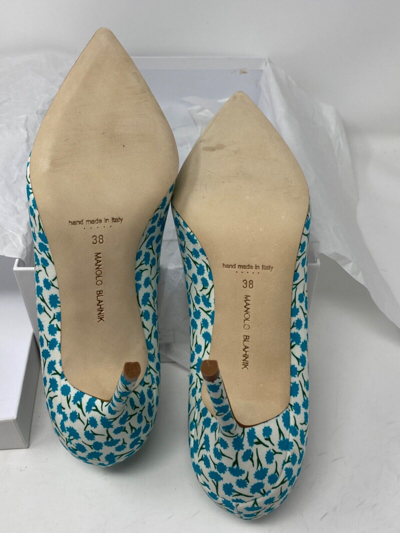 Pre-owned Manolo Blahnik Bb 90 Pointy Toe Pump Size 8 38 Eu Blue White Fabric Floral In Multicolor