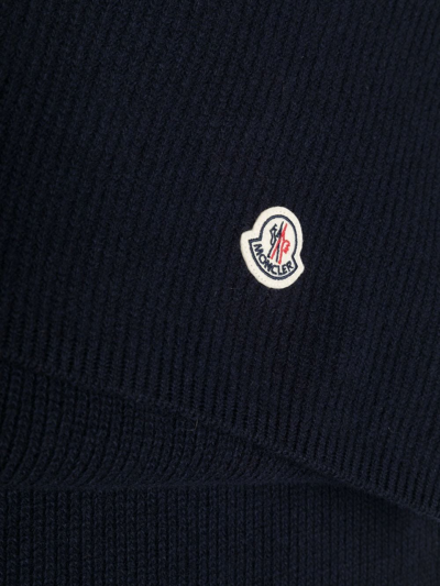 Shop Moncler Ribbed-knit Logo-patch Scarf In Blau