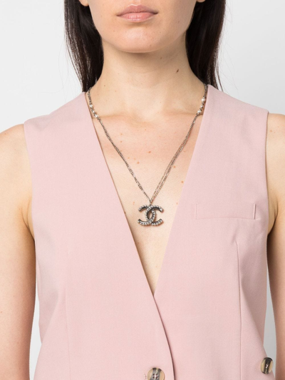 Pre-owned Chanel 2000s Cc Pearl-embellished Charm Necklace In Silver